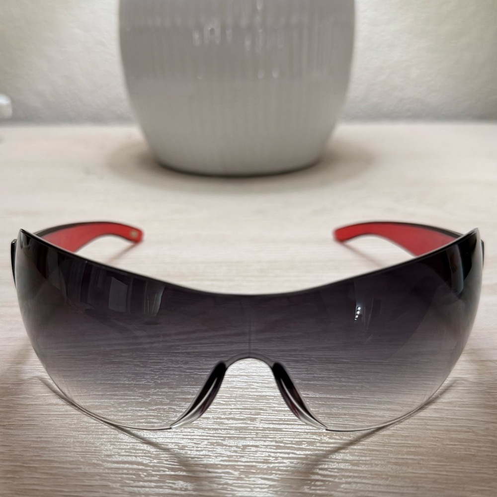 Fossil Black and Red Sunglasses